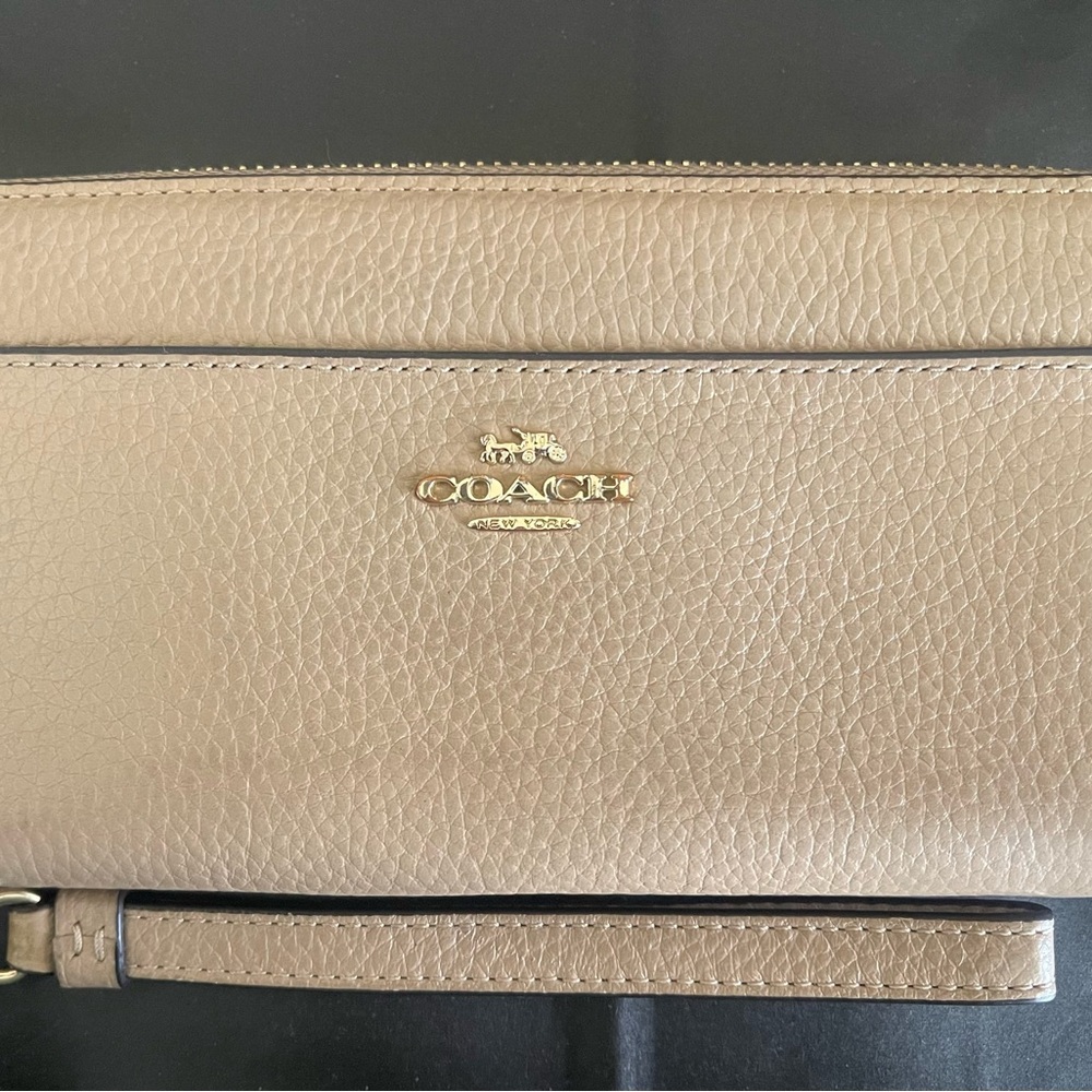 Preloved Coach Tan Leather Wristlet Wallet